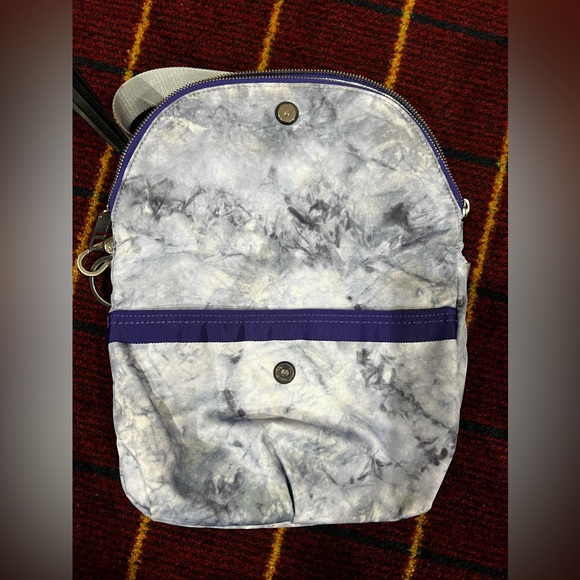 Lululemon Festival Bag Spray Dye Cool Breeze Bruised Berry / Black - Picture 3 of 6